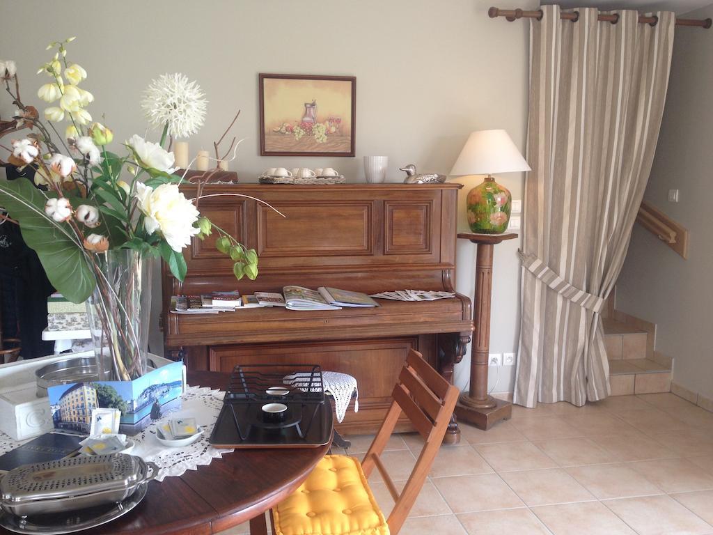 La Bergerie Bed & Breakfast Pollionnay Luaran gambar