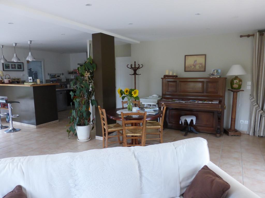 La Bergerie Bed & Breakfast Pollionnay Luaran gambar